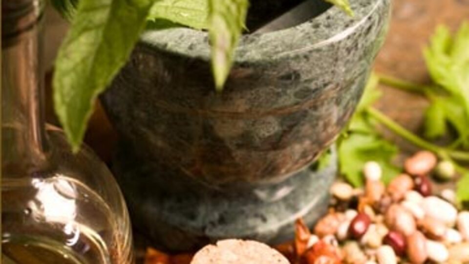 Eczacılardan bitkisel ürün şikâyeti!