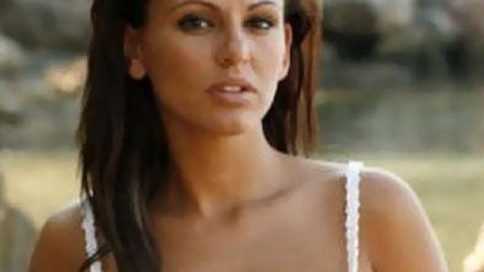 "Vücudu güzel ama beyinsiz"