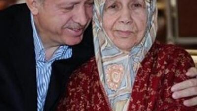 Başbakan'ın annesi yoğun bakımda