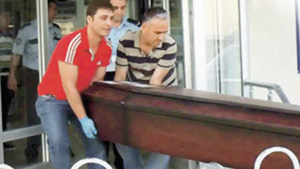 Alkollü turist karakolda öldü