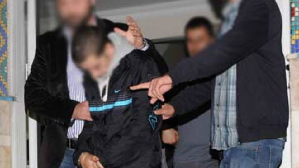 Pana filmde hırsız şoku!