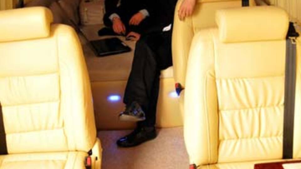 Katar Emiri'ne süper lüks minibüs!