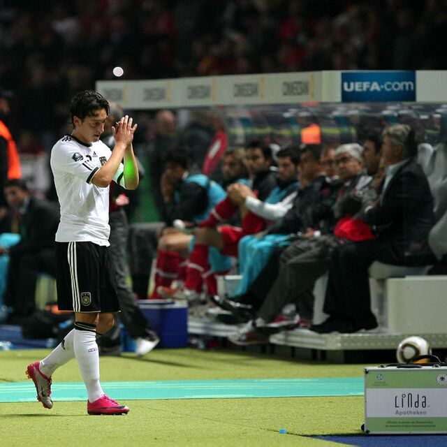 Türkiye'ye Mesut sürprizi!