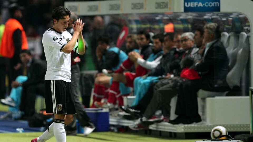 Türkiye'ye Mesut sürprizi!