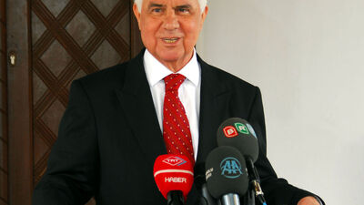 Kıbrıs'ta liderler pazarlığa başladı