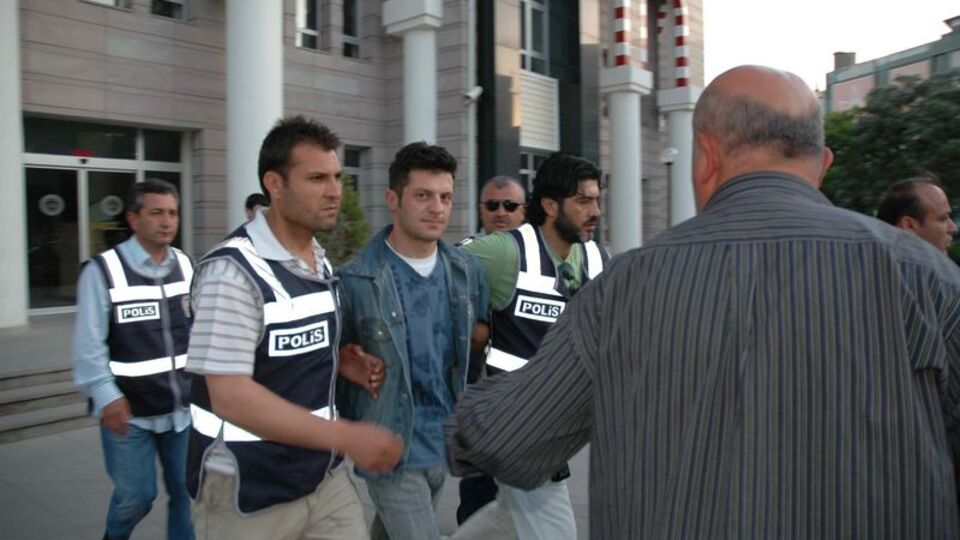 Banka soyguncusuna 57 yıl hapis