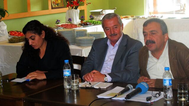 'Sol çatı partisi'nde üç büyük fire!