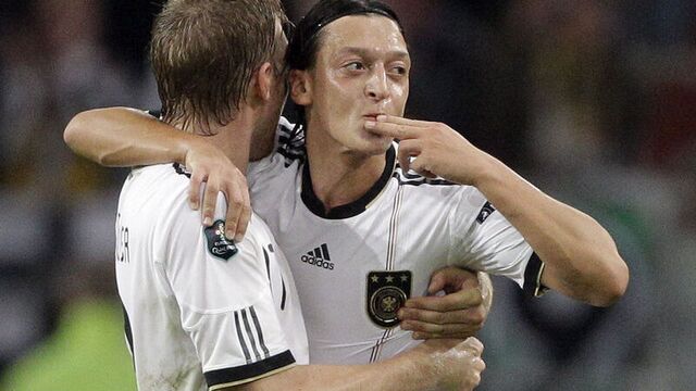 Mesut zirvede!