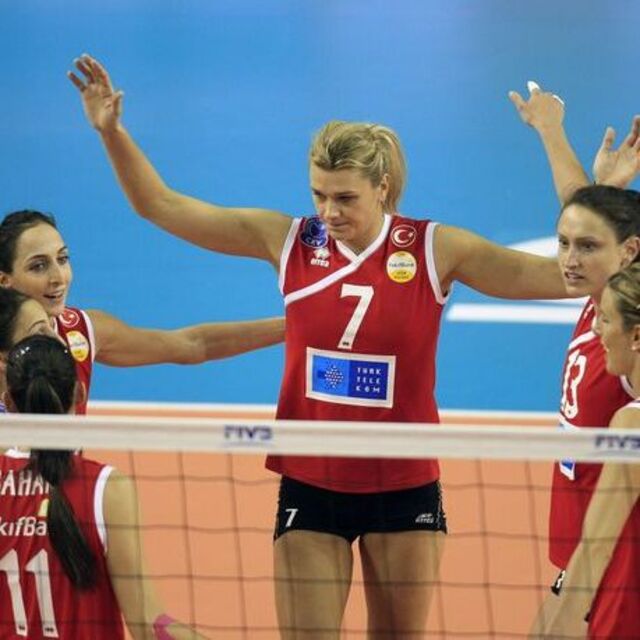 Vakıfbank yarı finalde!