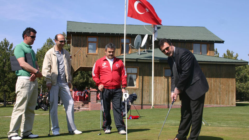 Milletvekilleri golf ile form tutuyor!