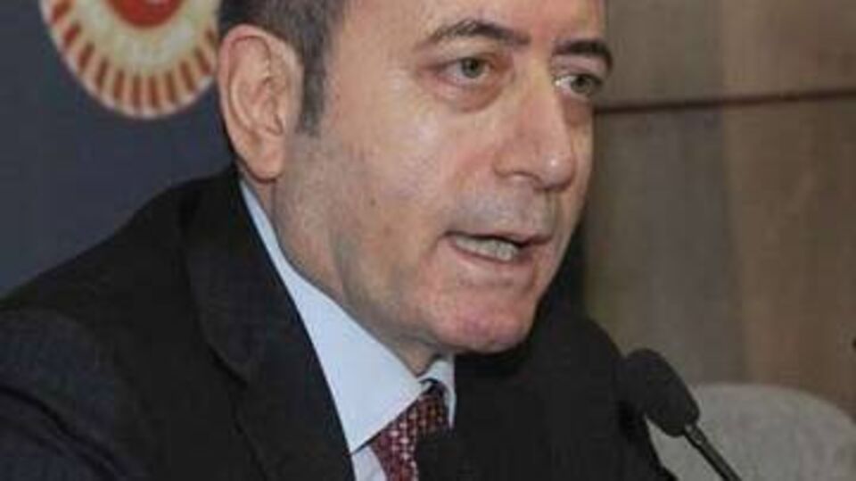 "Hükümet ekonomi politikasını değiştirmeli"