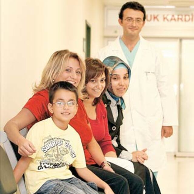 Bu fotoğraftaki herkes ani kalp durmasından ölebilir