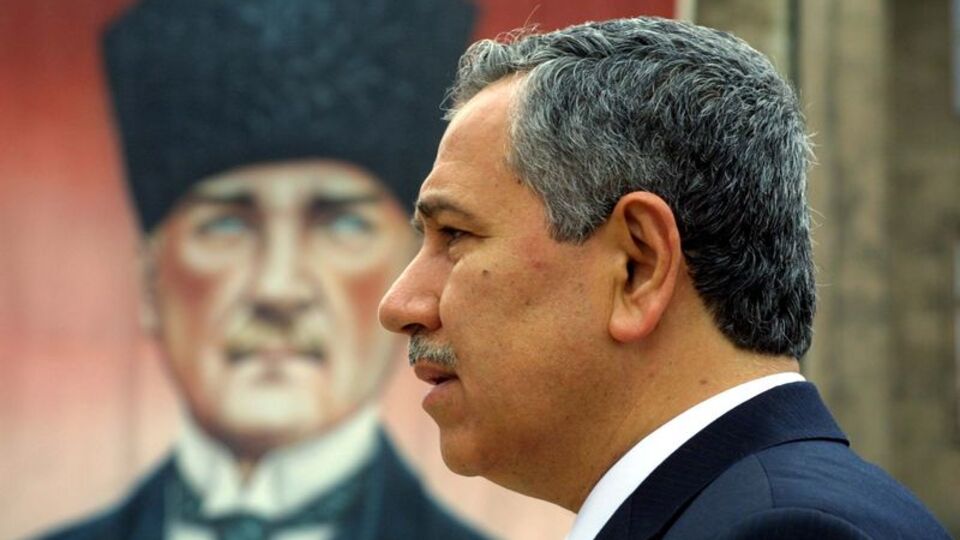 "Atatürk gibi bir lidere siyaset sahnesinde rastlamak zordur"