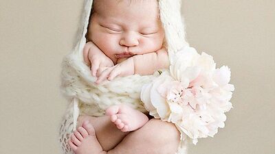 Bebek sırtüstü mü, yan mı uyutulmalı?