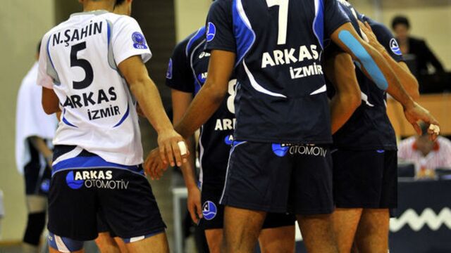 Arkas set vermedi!