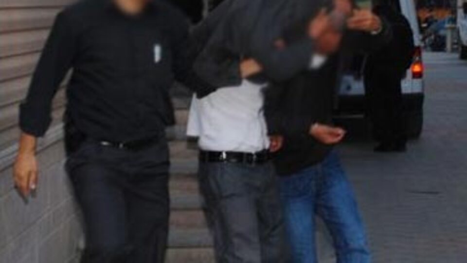 16 yaşındaki erkek çocuğunu pazarladılar!