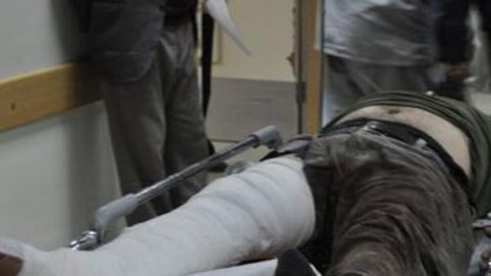 Üzerine dana düşen vatandaşın ayağı kırıldı