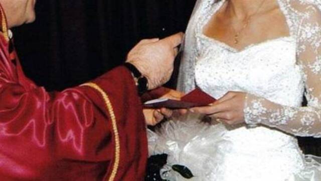 Evlenme yaşı 18 mi olsun?