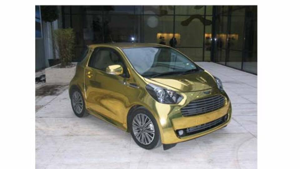 Altın kaplama Aston Martin