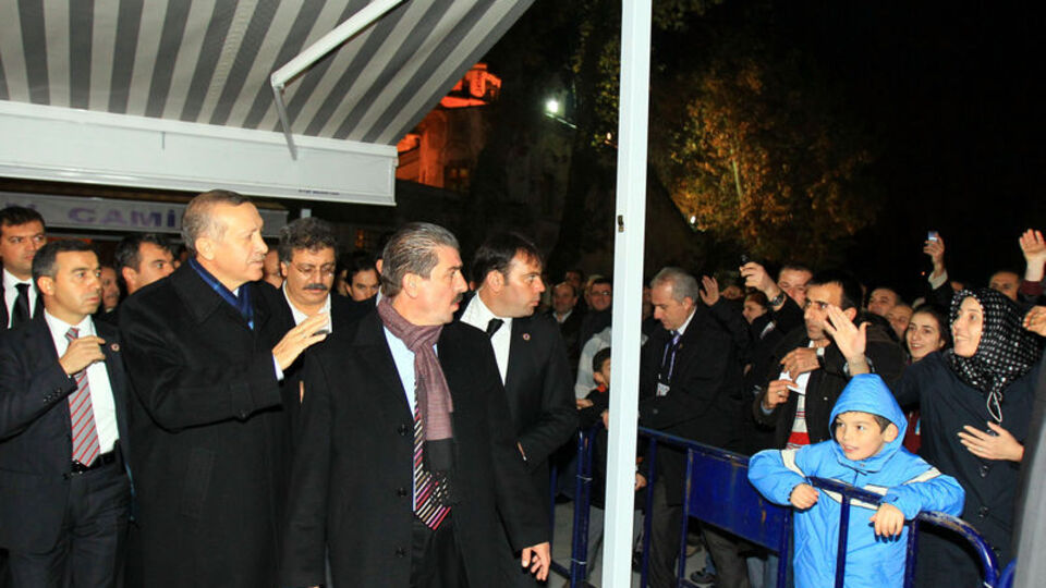 Erdoğan annesi için Kur'an okudu! VİDEO