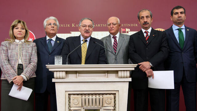 CHP'de 'Dersim' çatlağı: 13 vekil disipline gidiyor!