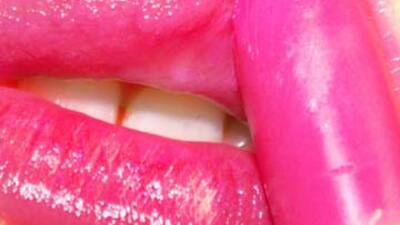 Arkadaşınızın rujunu kullanmayın!