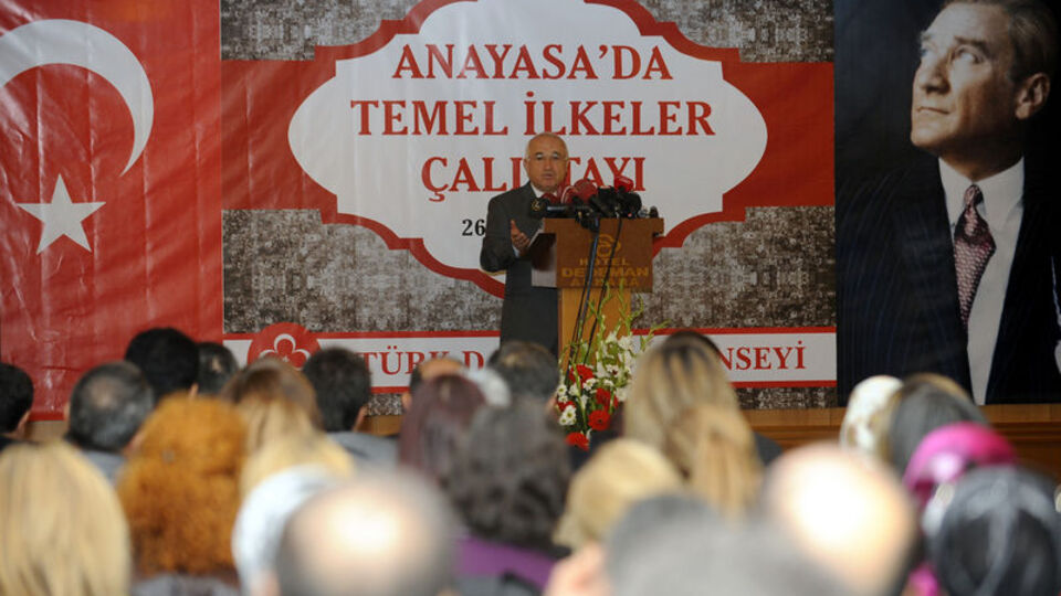 "Erkler arasındaki dengenin doğru olduğu yeni bir anayasa mecburiyeti var"