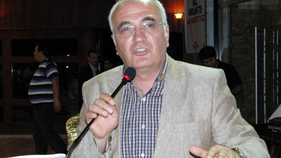 "Yahu oğlunun doğum gününü de mi bilmezsin?"