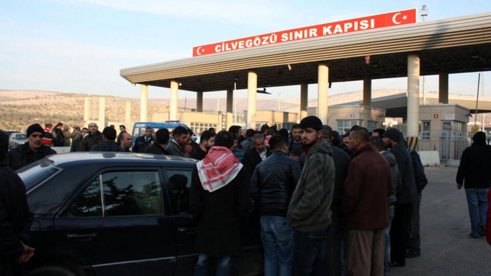 Taksiciler sınırı kapattı