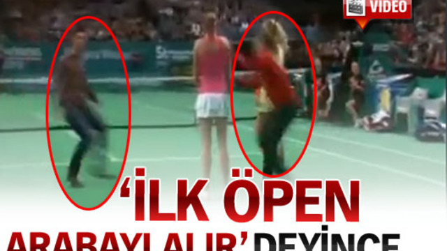 Ünlü tenisçiye öpücük tacizi... VİDEO