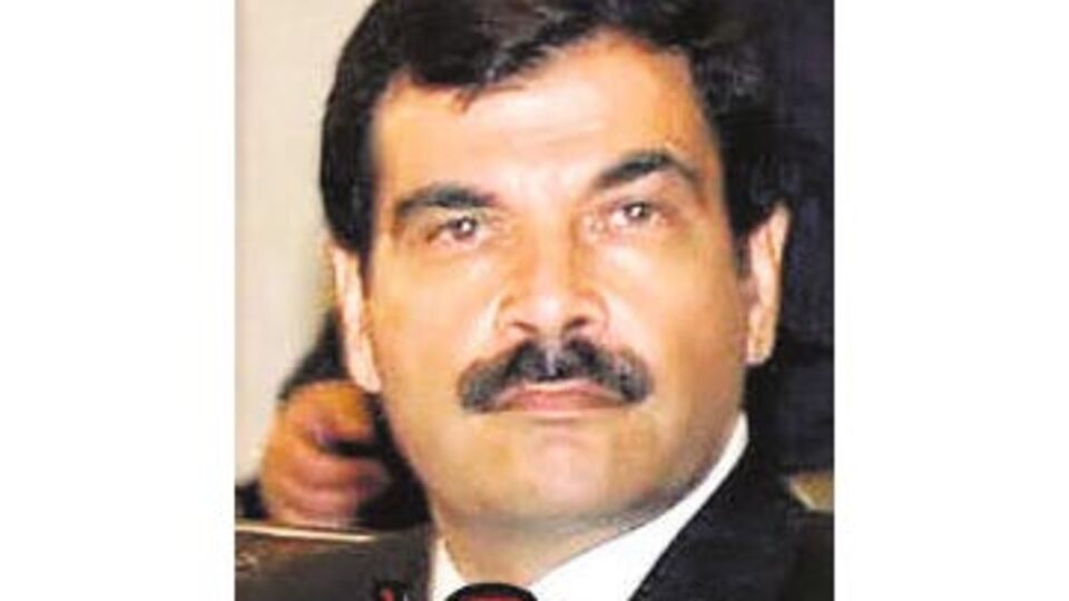 Muhaberat Başkanı Esad'ın eniştesini vurdu