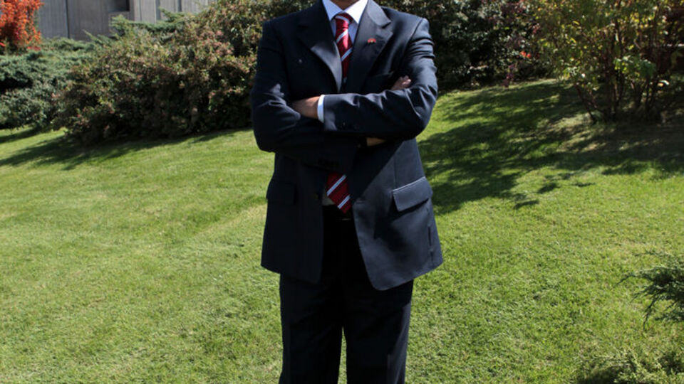 Halaçoğlu bir çanta belgeyle Fransa'ya gidiyor