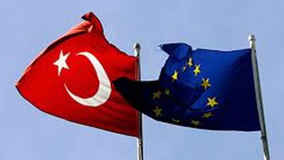 Türkiye'de AB'ye güvenmeyenlerin oranı zirve yaptı!