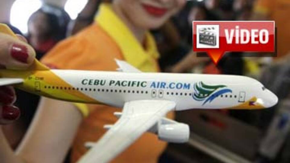 Hostesler dans ediyor! VİDEO