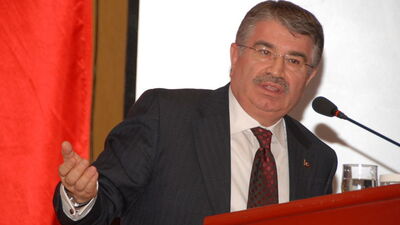 "Şiirle, makaleyle, resimle terörü haklı gösteriyorlar"