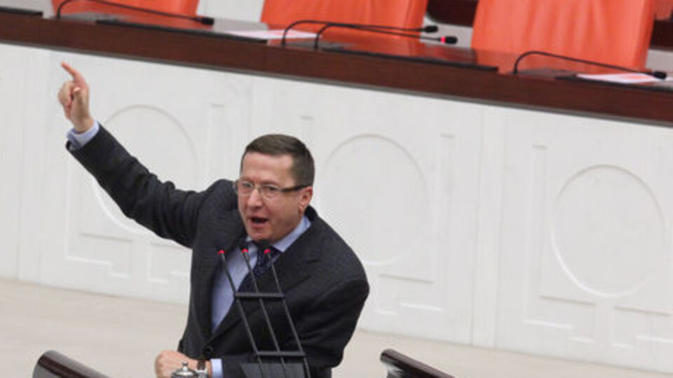 MHP'li vekil: "11 bin TL ile geçinemiyorum"