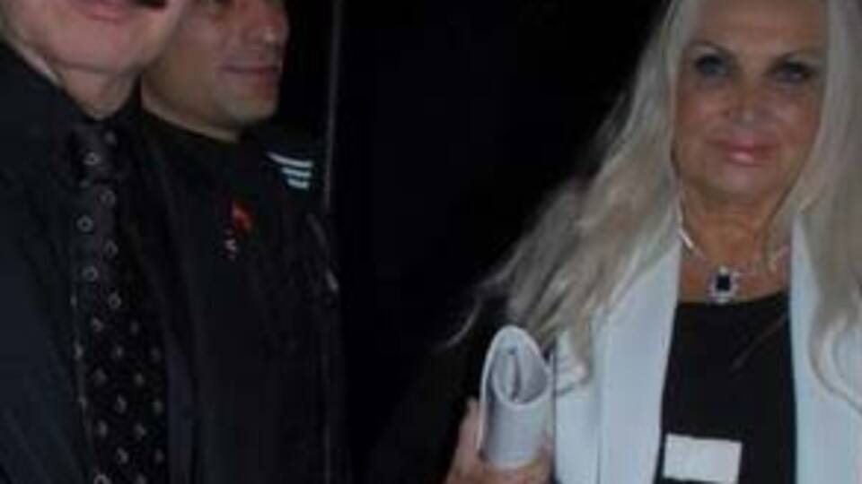 Orhan Baba'dan çorap romantizmi!