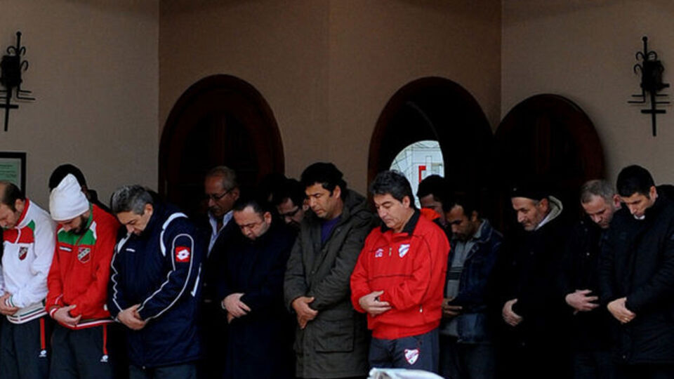 Kilisede cuma namazı