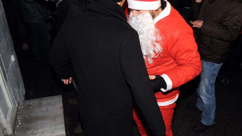 'Noel baba' göz açtırmadı