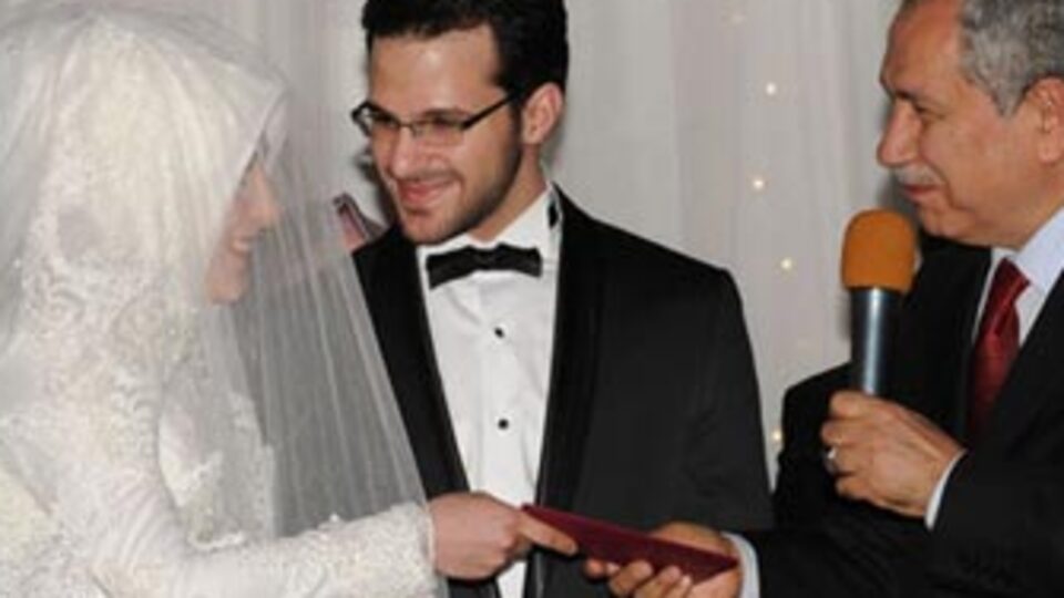 Bir nikah 8 bakan şahit