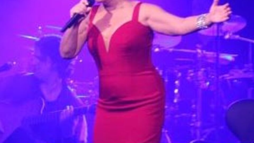 Sevin, sevilin, öpüşün