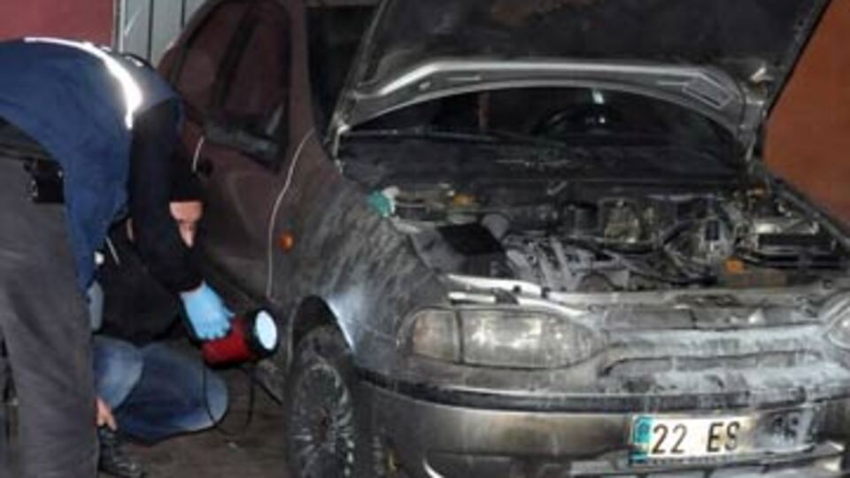 Edirne'de 7 araç kundaklandı