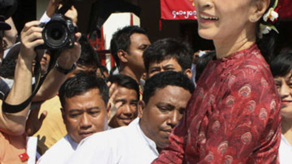 Myanmar'da muhalefete vize