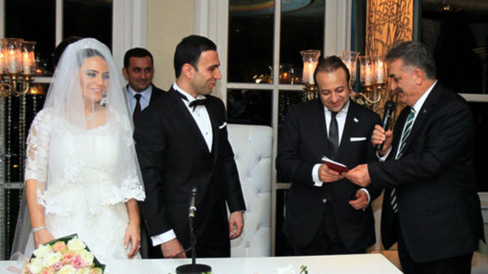 Alparslan Türkeş'in kızı evlendi