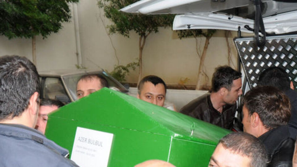 Azer Bülbül son yolculuğuna uğurlandı