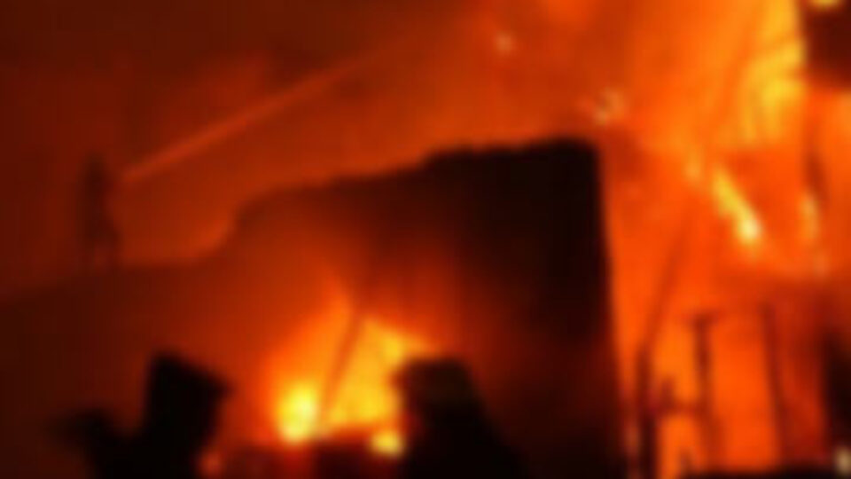 Beyoğlu'nda korku dolu anlar! VİDEO