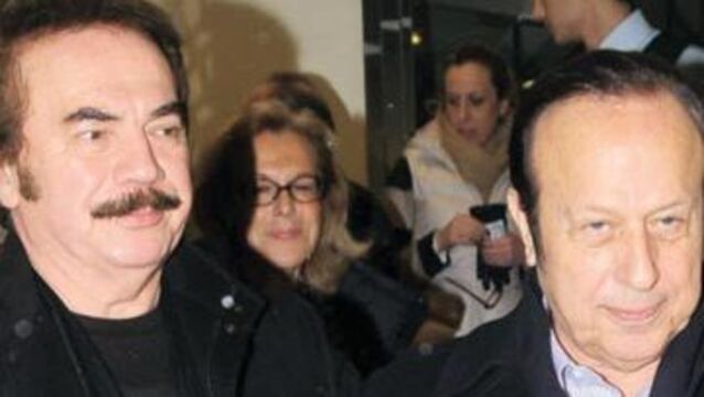 Dostlarını yemekte topladı