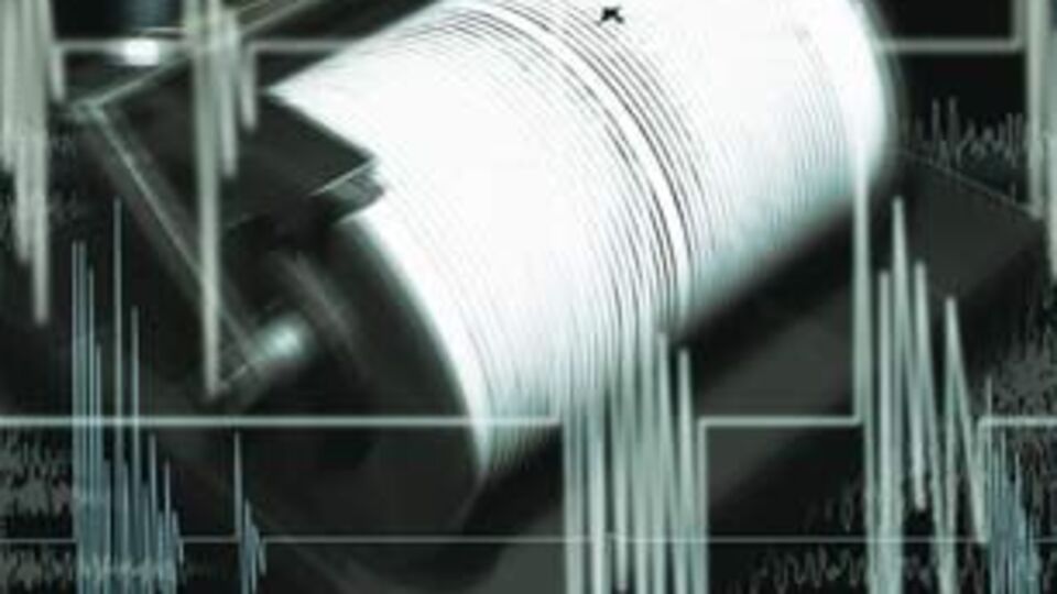 Endonezya'da şiddetli deprem!