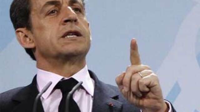 Komşuya Sarkozy resti!