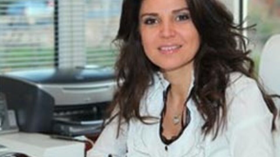 Kurtlar Vadisi'nin Meral'i menajer oldu
